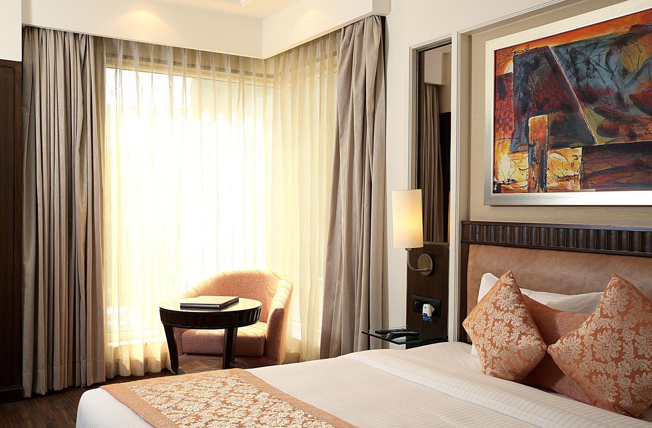 Inde Hotel Signature Tower Гургаон Экстерьер фото