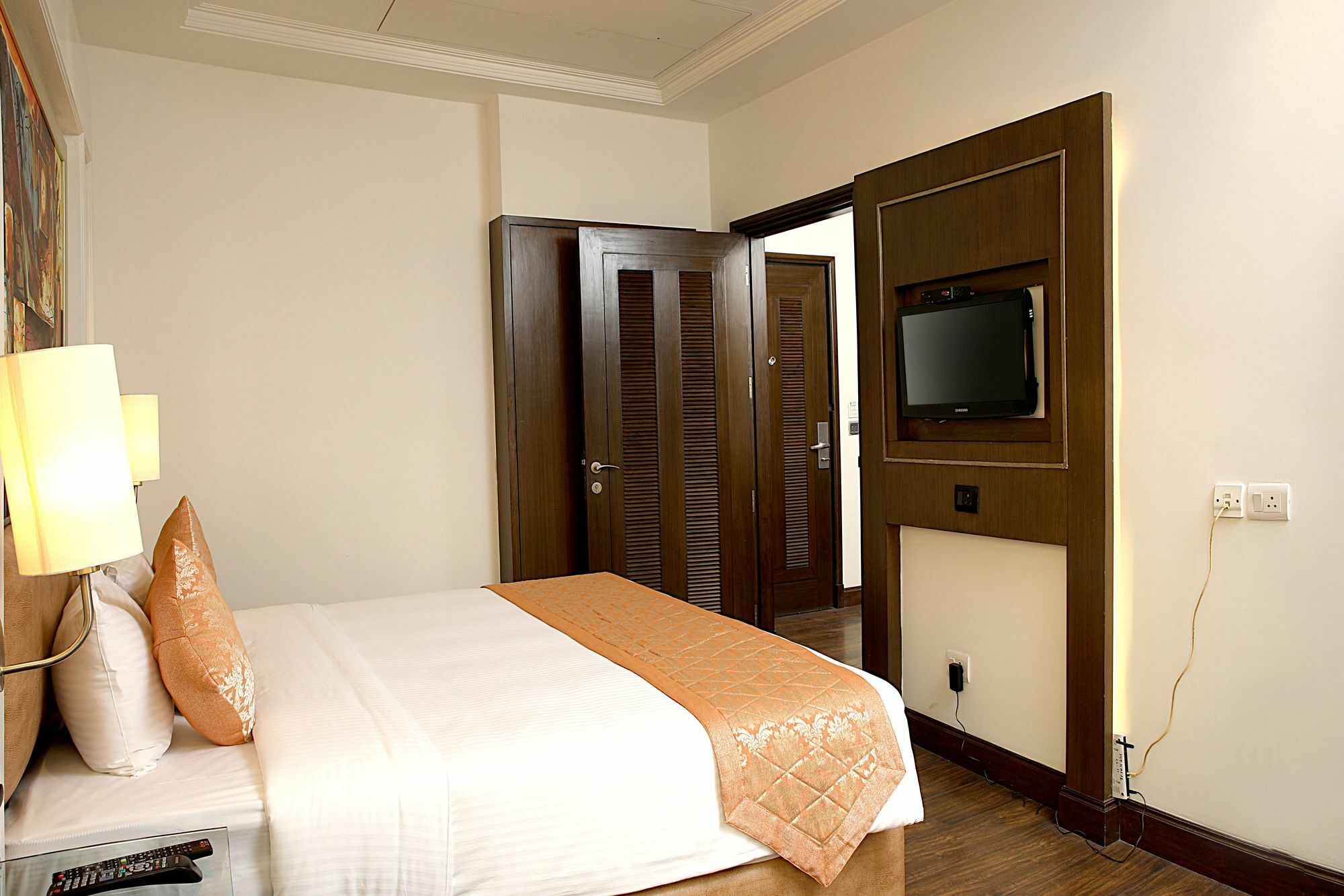 Inde Hotel Signature Tower Гургаон Экстерьер фото